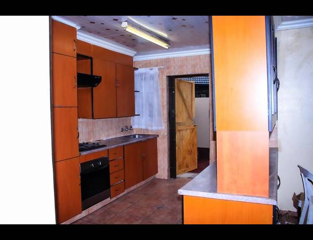 3 BEDROOM PROPERTY TO RENT IN ELANDSPOORT